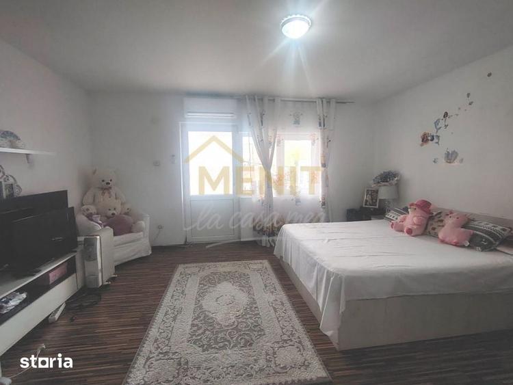 Casă cu 5 camere cu Teren 287 Mp în Central