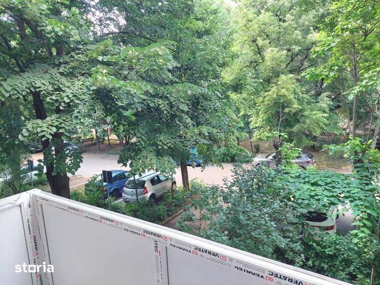 Apartament cu 3 camere semidecomandat în Brazda lui Novac