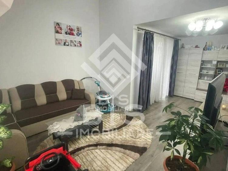 Apartament cu 4 camere decomandat în Calea Moldovei