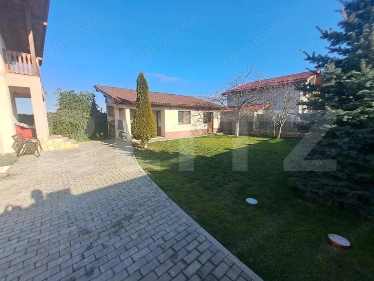 Casă cu Teren 1500 Mp în Hălchiu