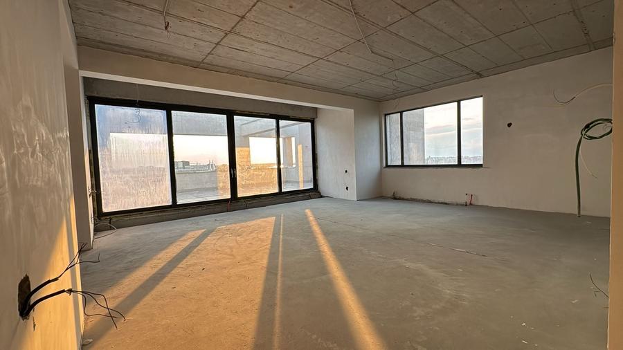 Apartament cu 4 camere decomandat în Grozăvești