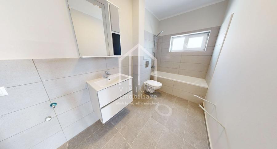 Apartament cu 3 camere decomandat în Exterior Vest