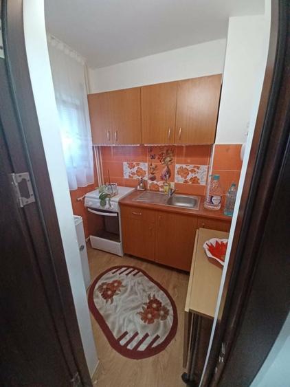 Garsonieră decomandată în Central