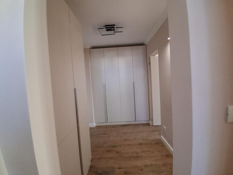 Apartament cu 2 camere decomandat în Podu Roș