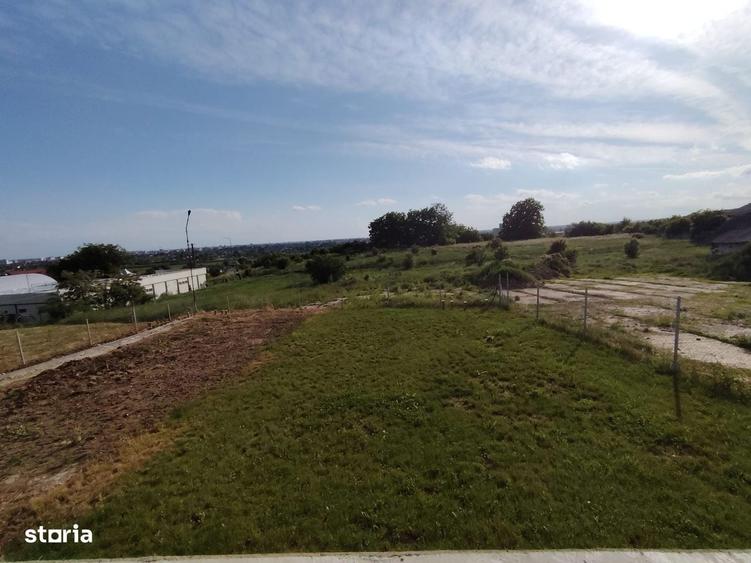 Casă cu 4 camere cu Teren 400 Mp în Central