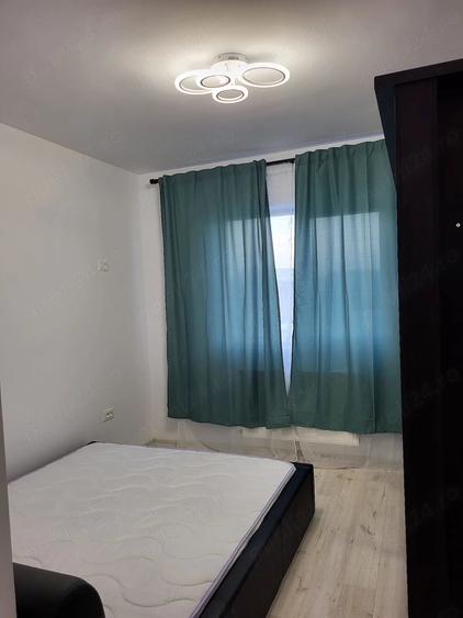 Apartament cu 2 camere decomandat în 1 Decembrie