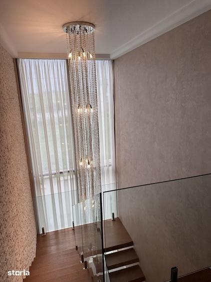 Casă cu 5 camere cu Teren 800 Mp în Central