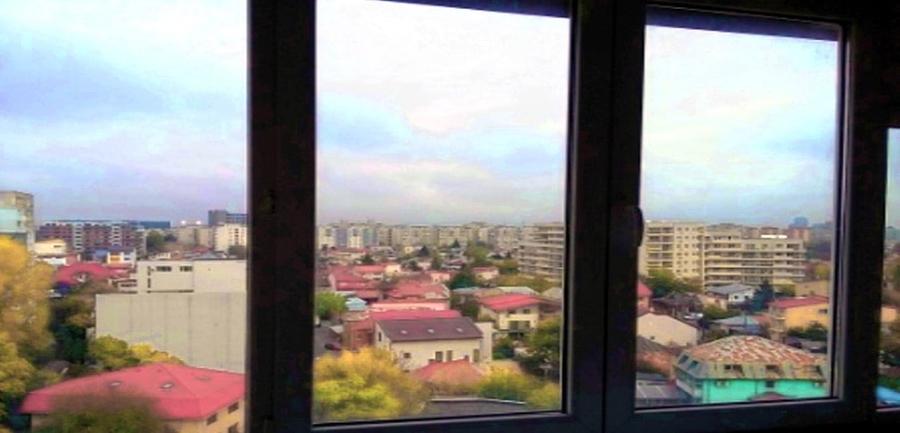Vând apartament 3 camere, mobilat și utilat. Vedere panoramică unica a Capitalei - 1