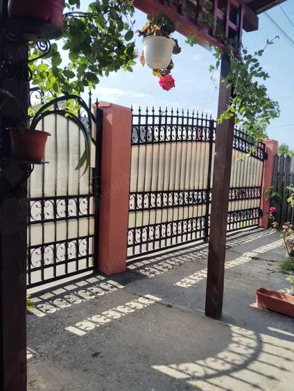 Casă cu 3 camere în Râmnicu Sărat