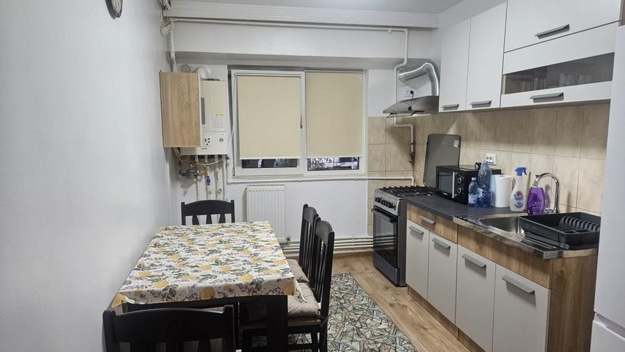 Apartament cu 3 camere decomandat în Tomis Nord