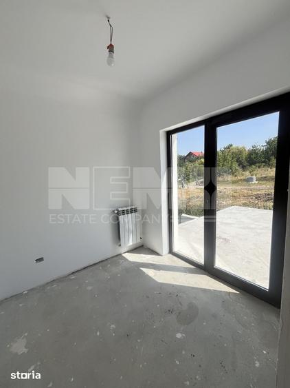 Casă cu 4 camere cu Teren 300 Mp în Șcheia