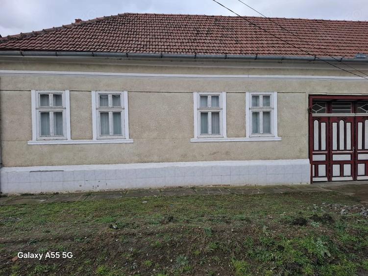 Casă cu 9 camere în Comorâște