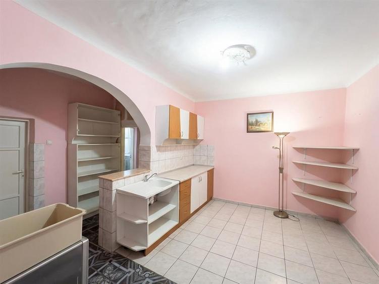 Casă cu 4 camere cu Teren 496 Mp în Iosia