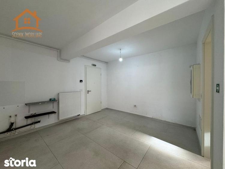 Spațiu comercial, de 44 mp, în Tractorul