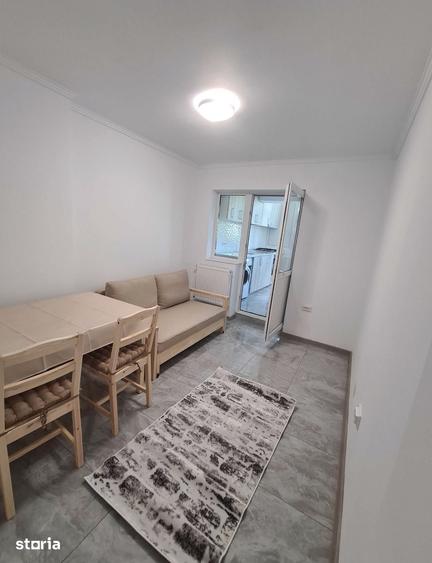 Apartament cu 2 camere decomandat în Calarași 4