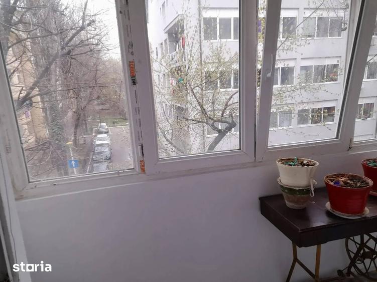 Apartament cu 4 camere în Drumul Taberei