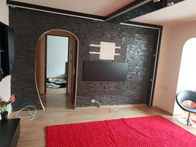 Apartament cu 2 camere semidecomandat în Sânleani