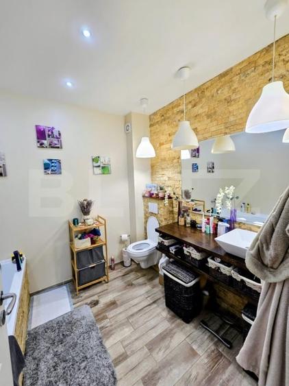 Apartament cu 2 camere semidecomandat, mobilat în Florești