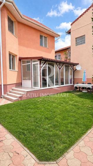Casă cu 6 camere cu Canalizare în Rogerius