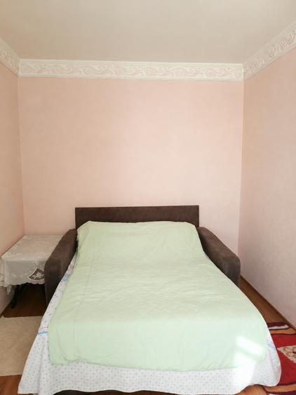 Apartament cu 3 camere semidecomandat în Casa de Cultură