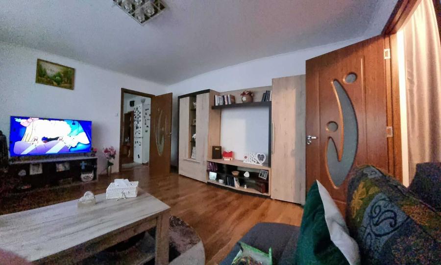 Apartament cu 2 camere semidecomandat, mobilat în Soarelui