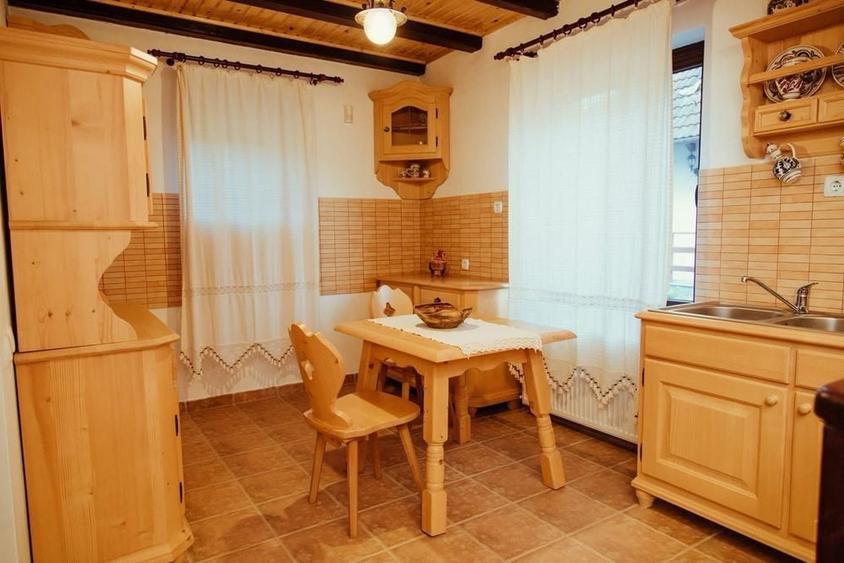 Casă cu 4 camere în Valea Dobârlăului