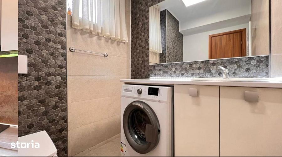 Casă cu 5 camere cu Teren 330 Mp în Ferme