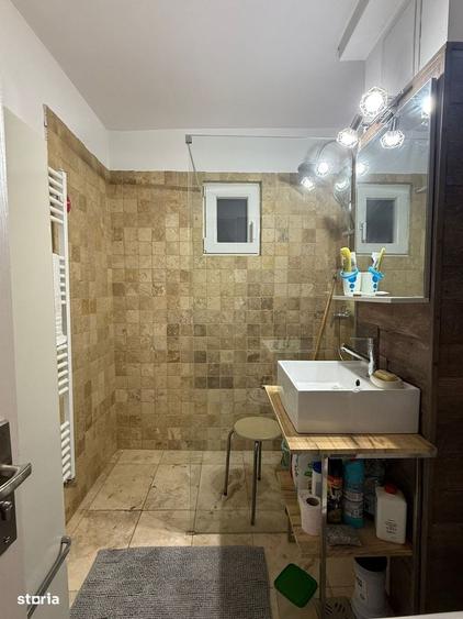 Apartament Ciuperca 3camere decomandate cu centrala 2/4 - 5