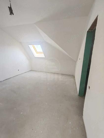 Apartament cu 3 camere semidecomandat în Sud