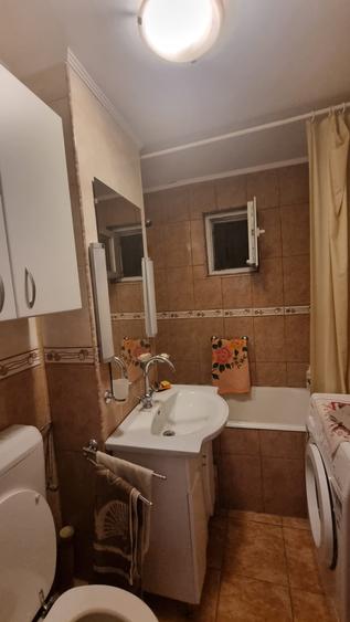 Apartament cu 2 camere decomandat în Micro 17