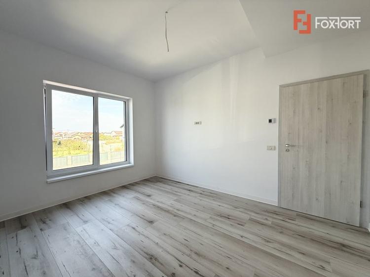 Duplex cu 4 camere cu Canalizare în Săcălaz