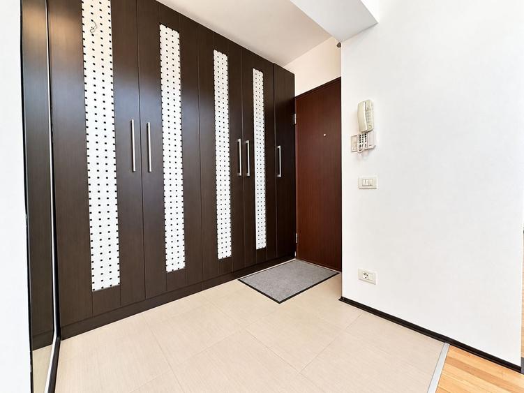 Apartament cu 3 camere decomandat, mobilat în Circumvalațiunii