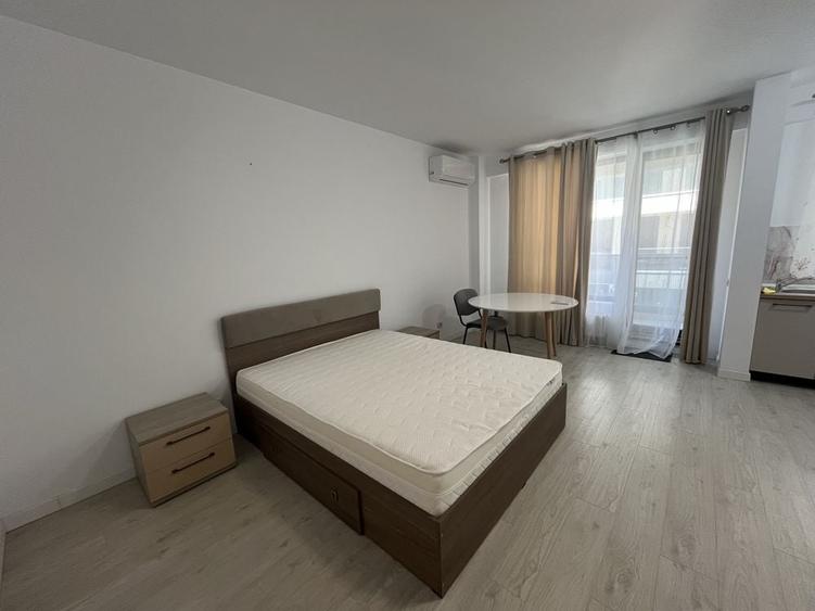 Garsonieră decomandată în Central