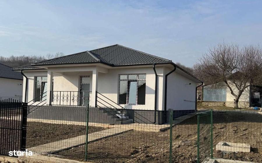 Casă cu 3 camere în Mihăești