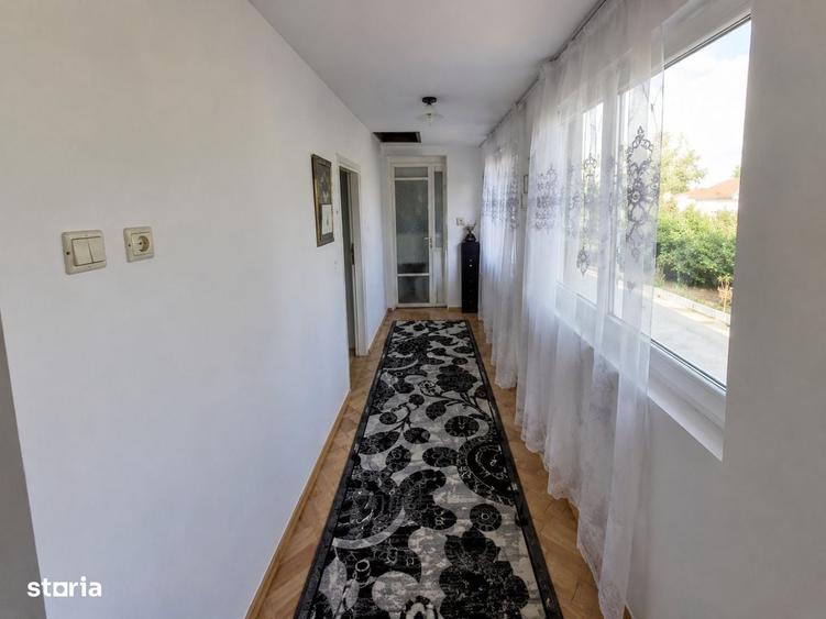 Casă cu 3 camere în Tânganu