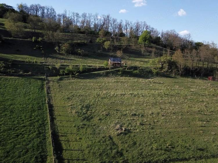 Teren de 2000 mp, în Central