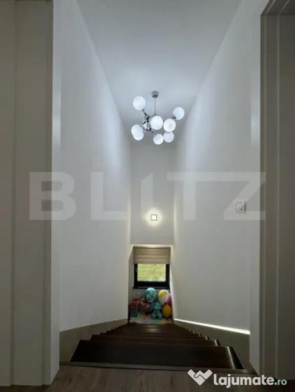 Casă cu 5 camere cu Teren 600 Mp în Pielești