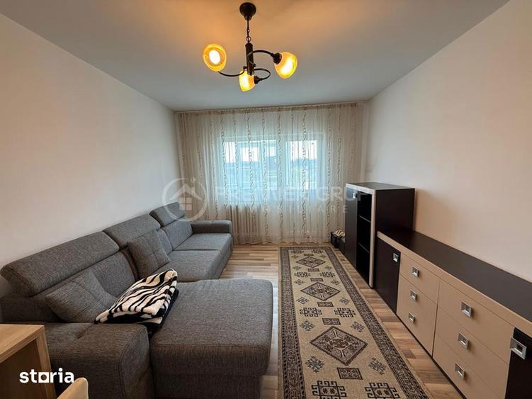 Apartament cu 3 camere decomandat în Tătărași