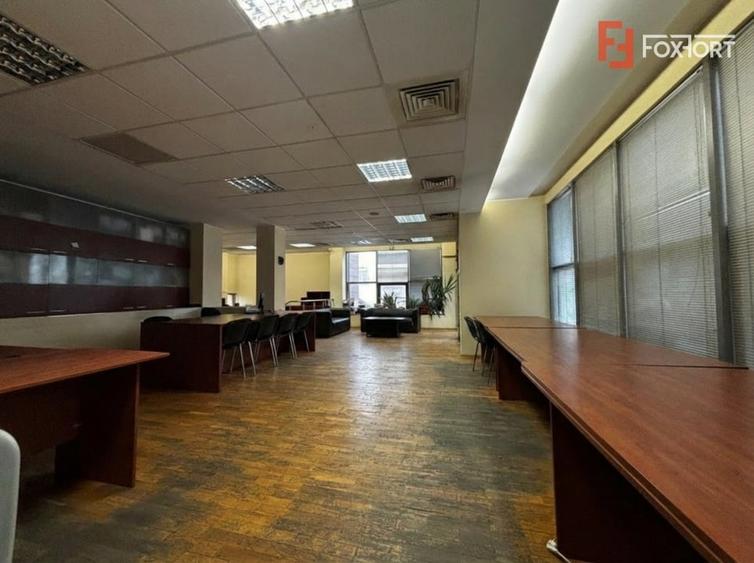 Birou, de 90 mp, în Complex Studențesc
