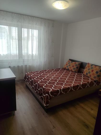 Apartament cu 3 camere decomandat în Tudor