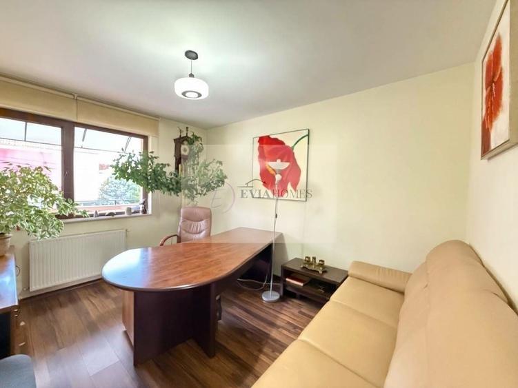 Apartament cu 3 camere semidecomandat, mobilat în Andrei Mureșanu