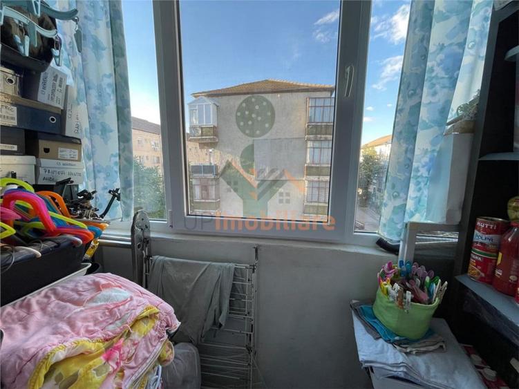 Apartament cu 3 camere semidecomandat în Calea Aradului