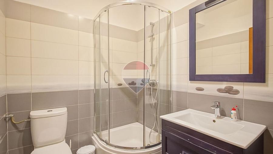 Apartament cu 2 camere decomandat în Tractorul