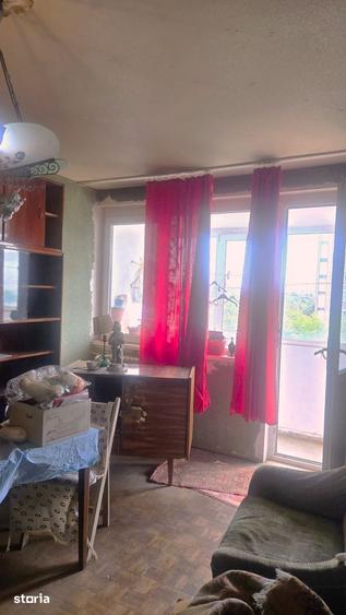 Apartament cu 3 camere decomandat în Decebal