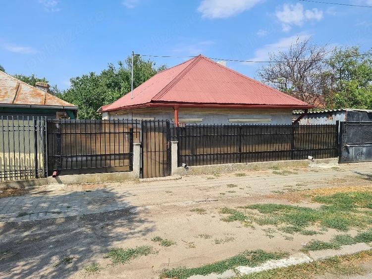 Casă cu 3 camere cu Teren 600 Mp în Central