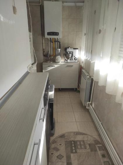 Apartament cu 3 camere decomandat în Abator