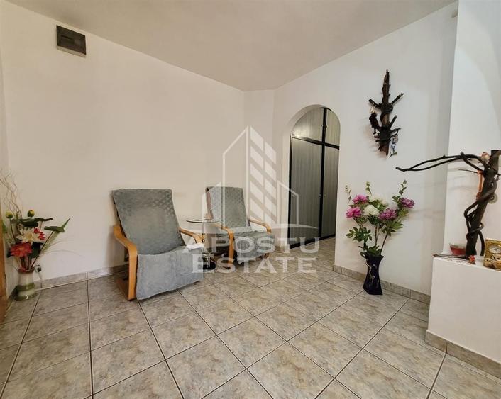 Apartament cu 3 camere decomandat, mobilat în Aradului