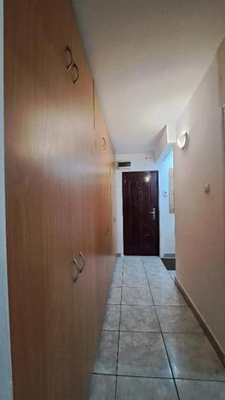 Apartament cu 2 camere semidecomandat, mobilat în Democrației
