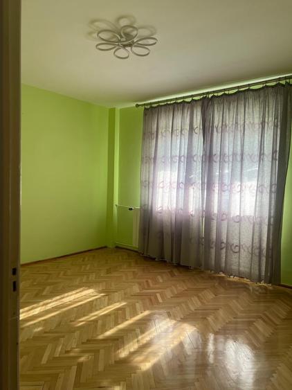 Apartament cu 4 camere decomandat în Timpuri Noi