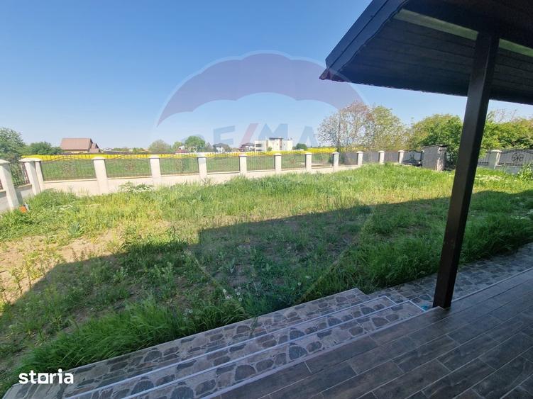 Casă cu 5 camere cu Teren 770 Mp în Balotești